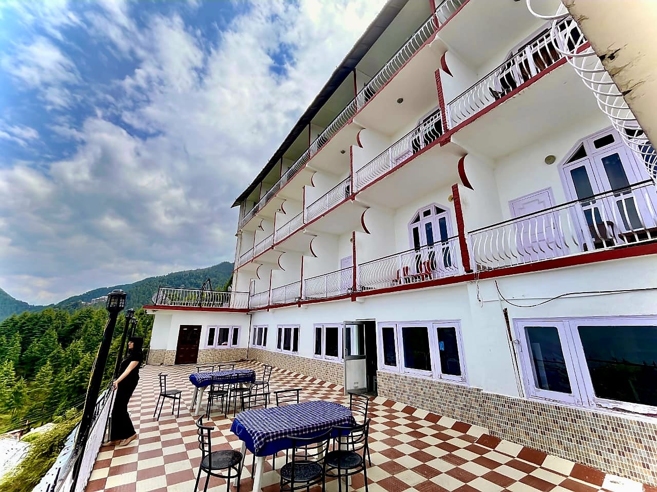 Shining Star Hotel